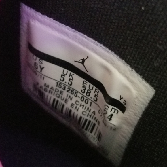 Air Jordan 12 OG 'Playoffs' 1997 Youth 6Y - Picture 3 of 3